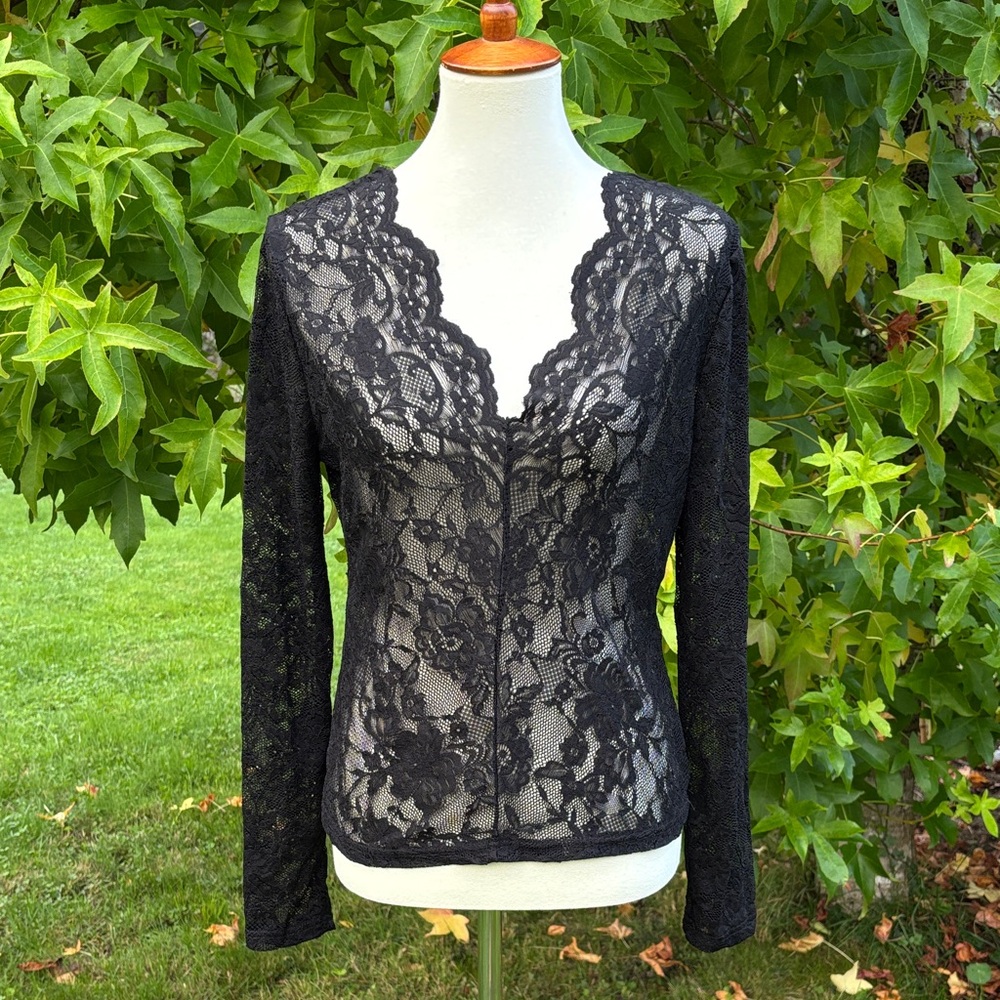 Elegant Black Lace Top - Picture 1 of 6